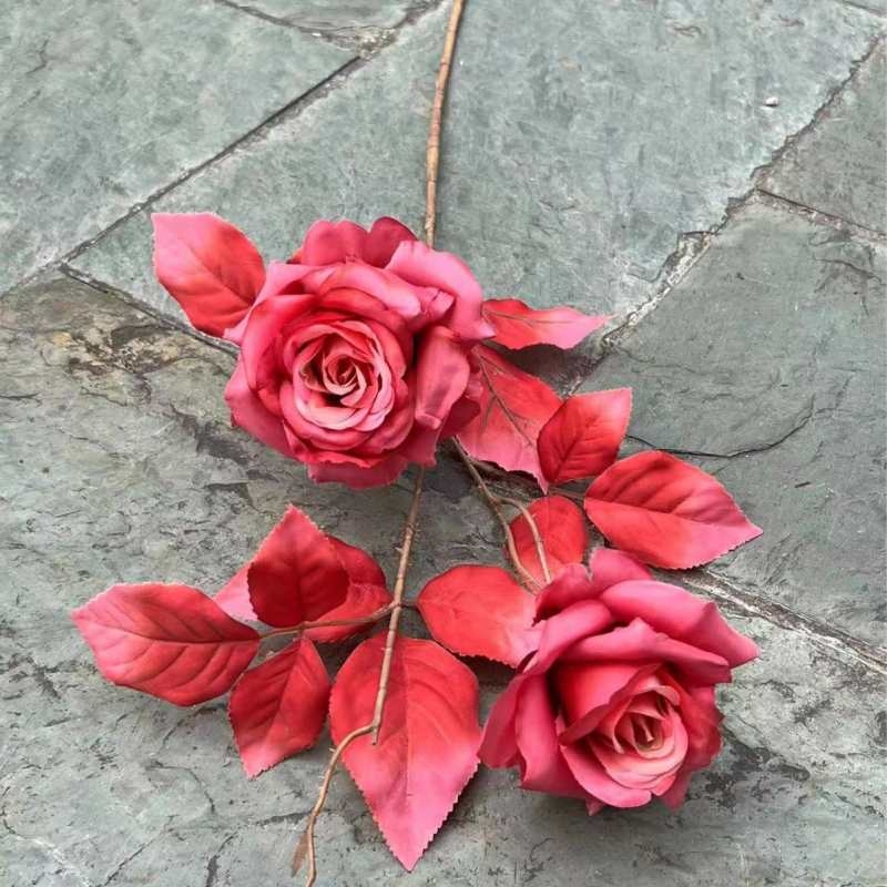 Autumn-colored artificial roses