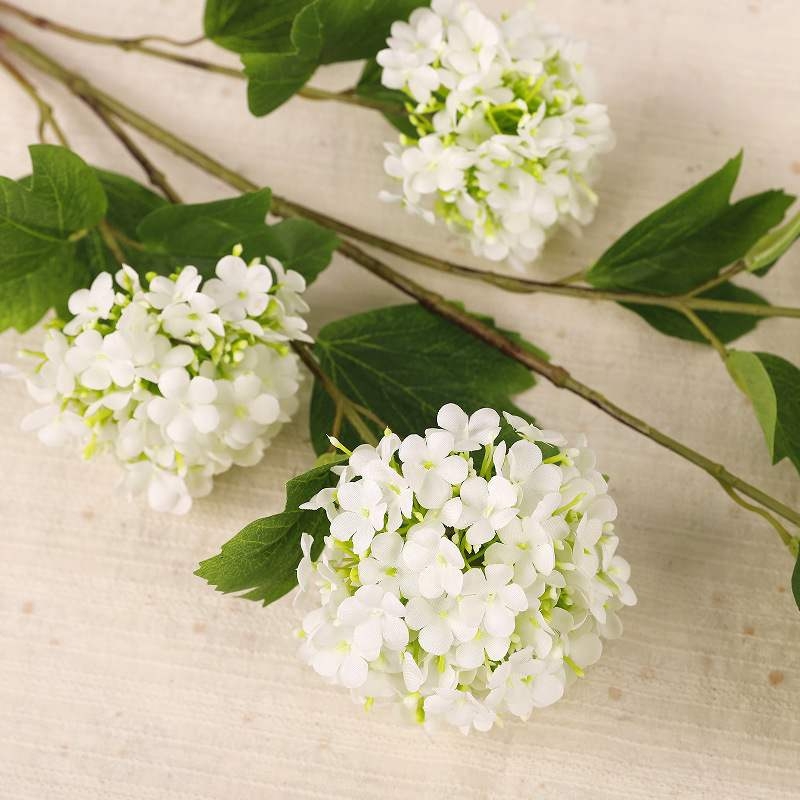 Snowball-shaped artificial hydrangea