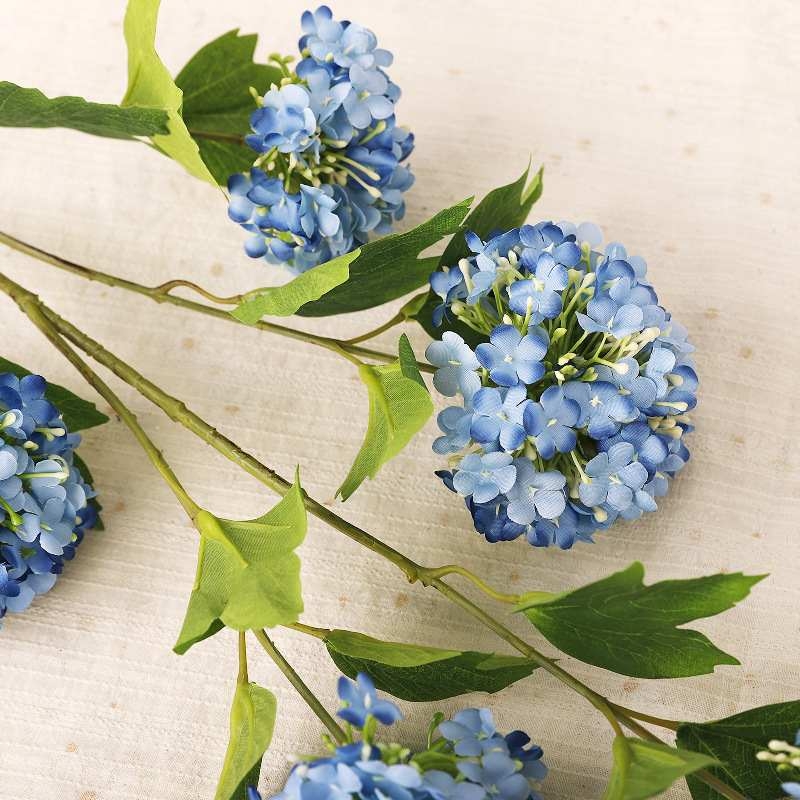 Snowball-shaped artificial hydrangea
