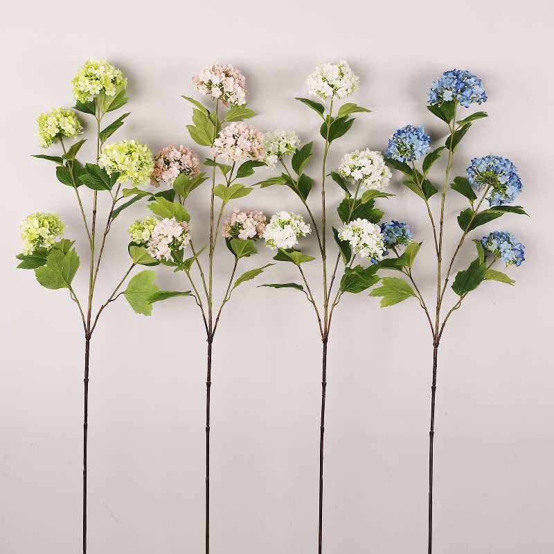 Snowball-shaped artificial hydrangea