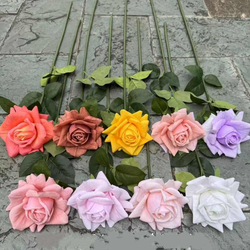 Moisturizing rose with curled edge