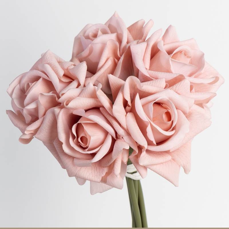 Simulated bouquet containing 5 roses