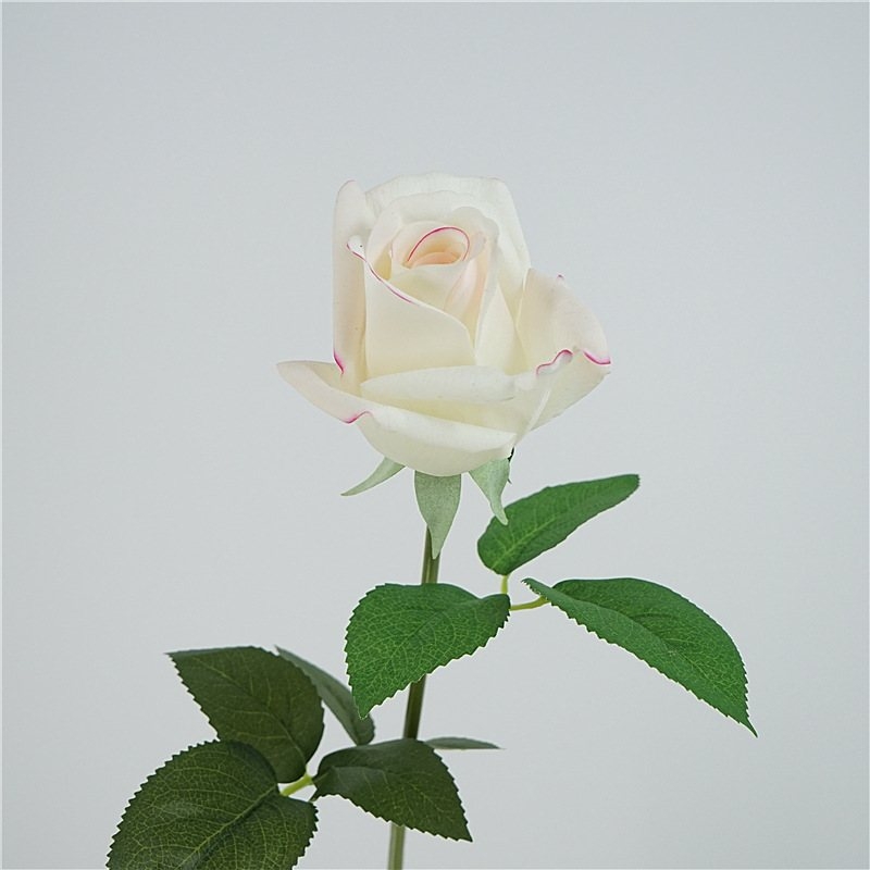 Hand-feeling moisturizing artificial rose