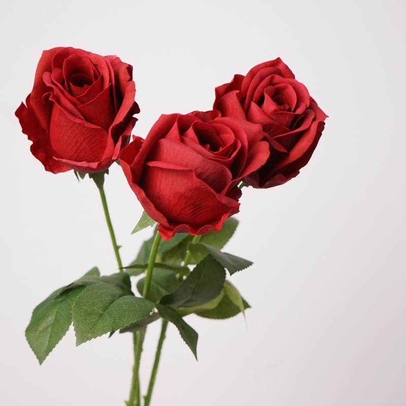Wholesale of artificial roses with a hand feel
