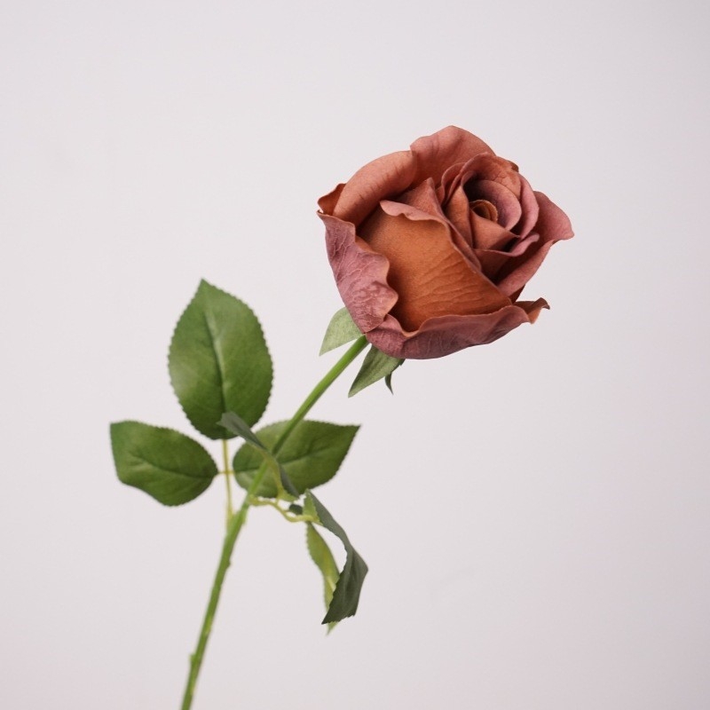 Wholesale of artificial roses with a hand feel