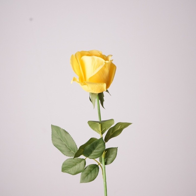 Wholesale artificial roses with a hand feel