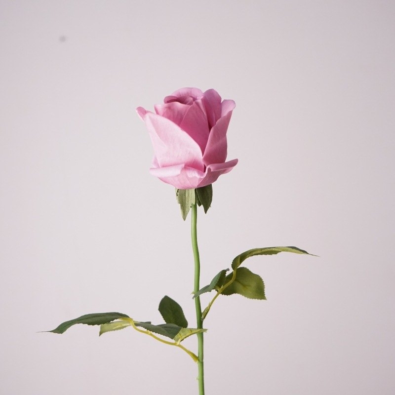 Wholesale artificial roses with a hand feel