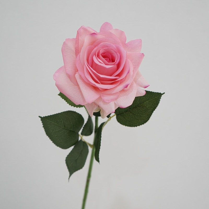 Realistic fake roses