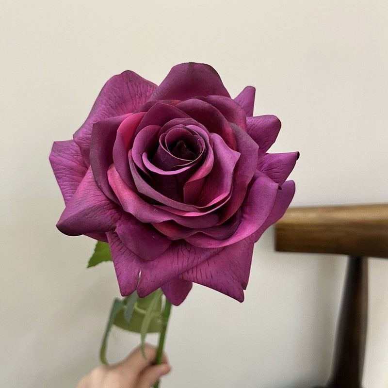 Realistic fake roses