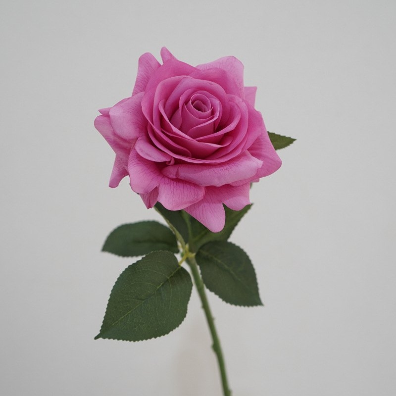 Realistic fake roses