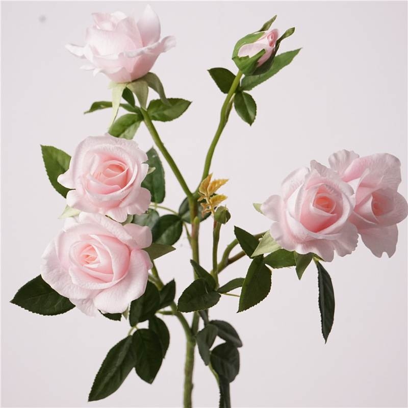 High-simulation rose bouquet