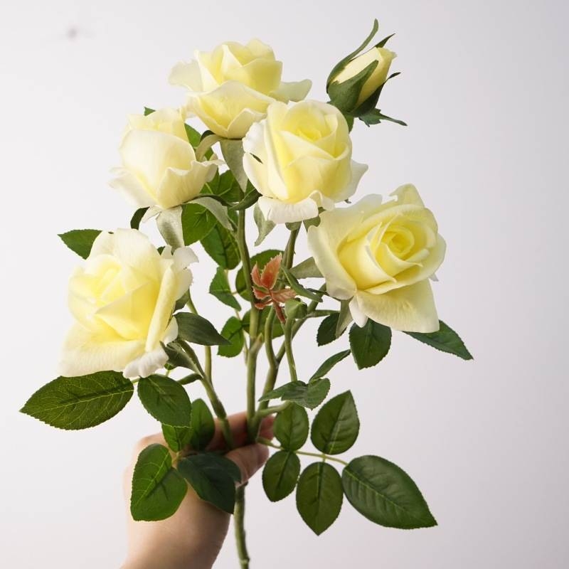High-simulation rose bouquet