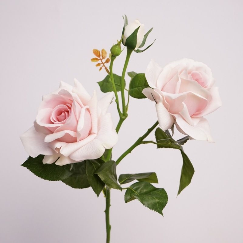 Lifelike fake roses