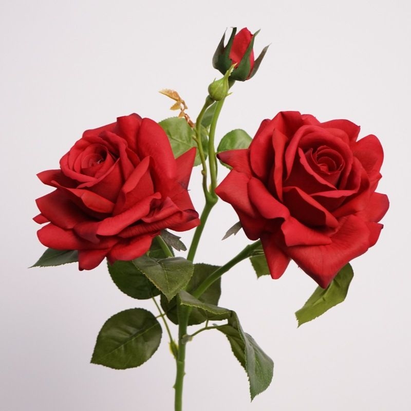 Lifelike fake roses