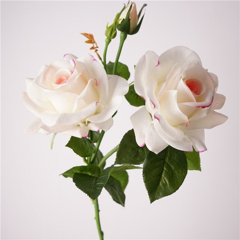 Lifelike fake roses