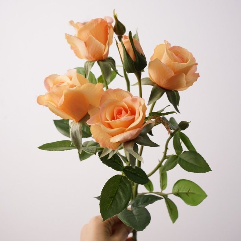 Lifelike artificial roses