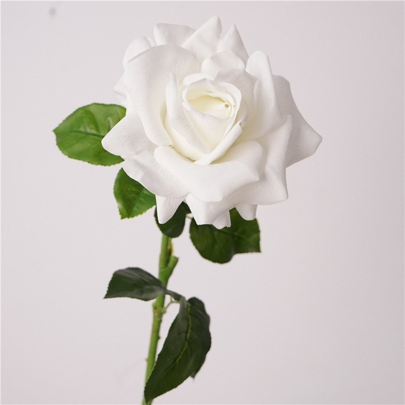 Lifelike handmade roses