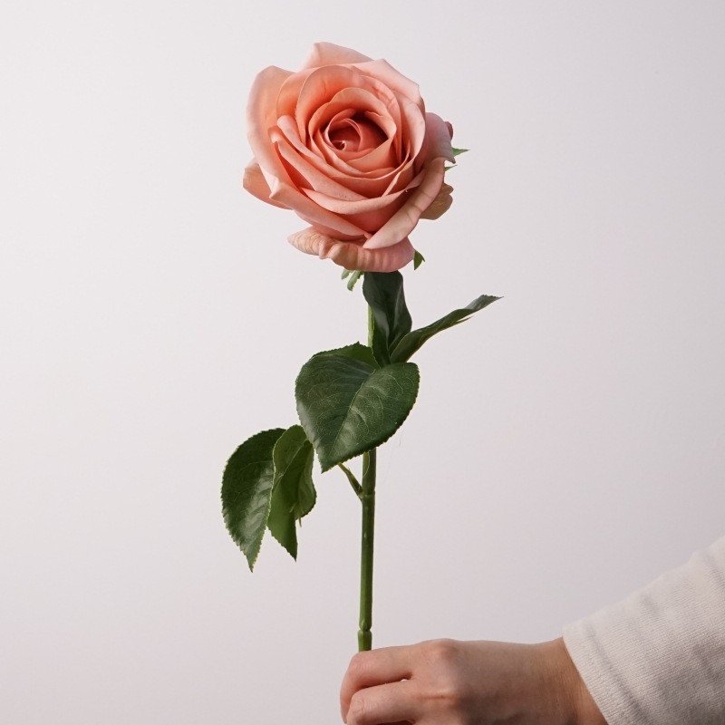 Wholesale Lifelike Artificial Roses