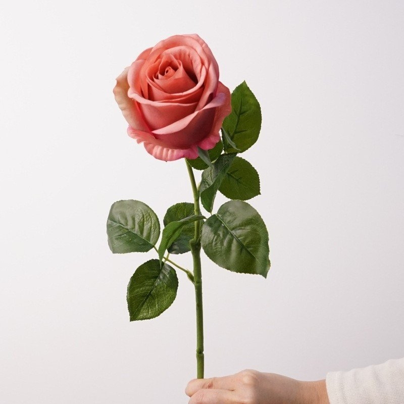 Wholesale Lifelike Artificial Roses