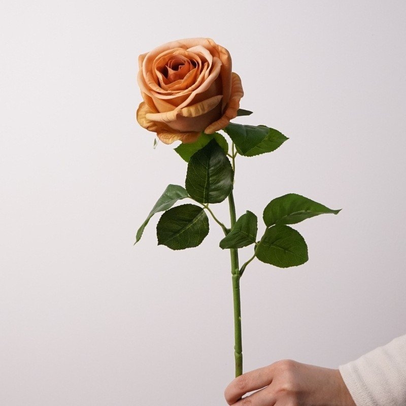Wholesale Lifelike Artificial Roses