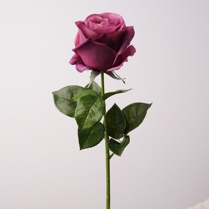 Wholesale Lifelike Artificial Roses