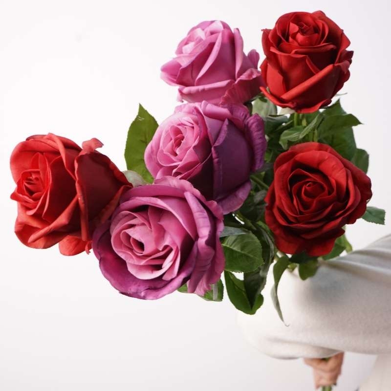 Wholesale Lifelike Artificial Roses