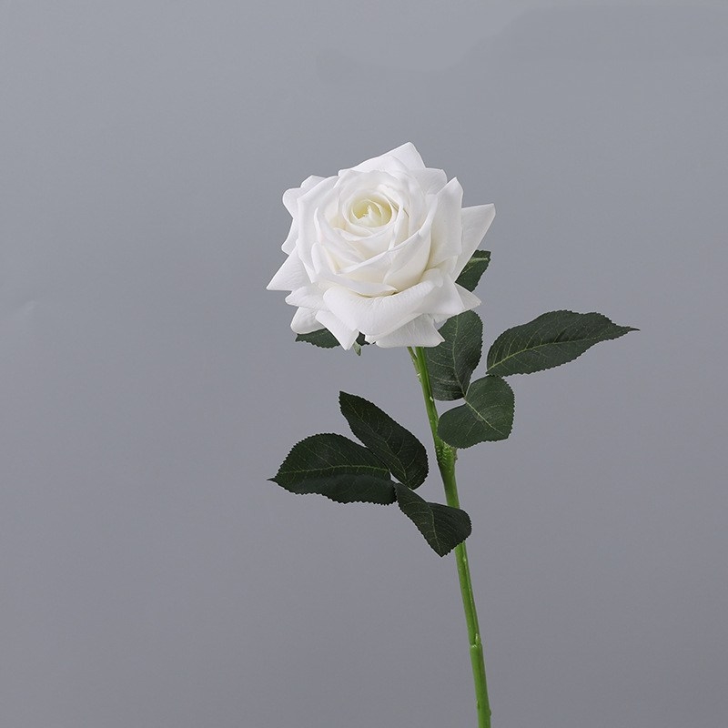 Wholesale realistic artificial roses