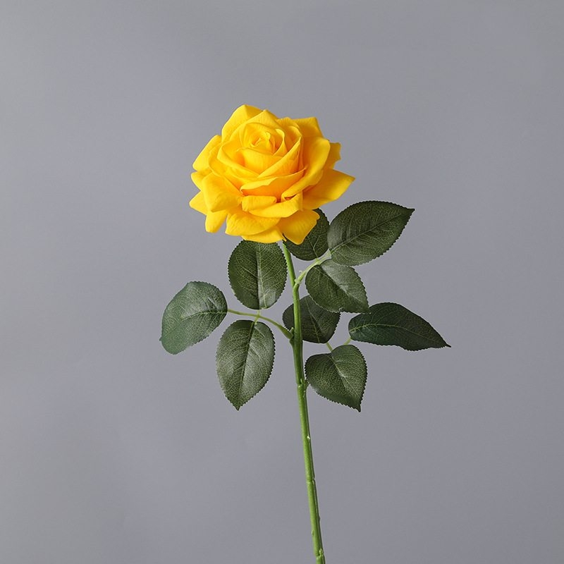Wholesale realistic artificial roses