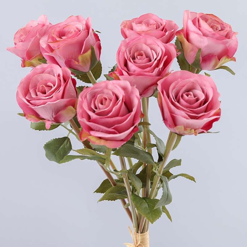 Artificial silk bouquet containing 8 roses