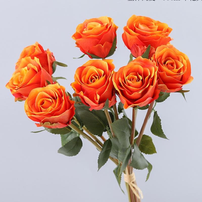 Artificial silk bouquet containing 8 roses