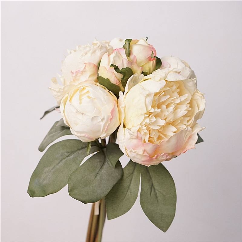 Vintage-style peony bouquet