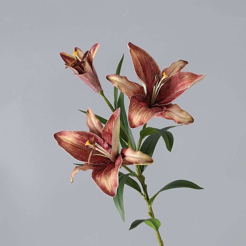 High-quality artificial lilies with three flowers