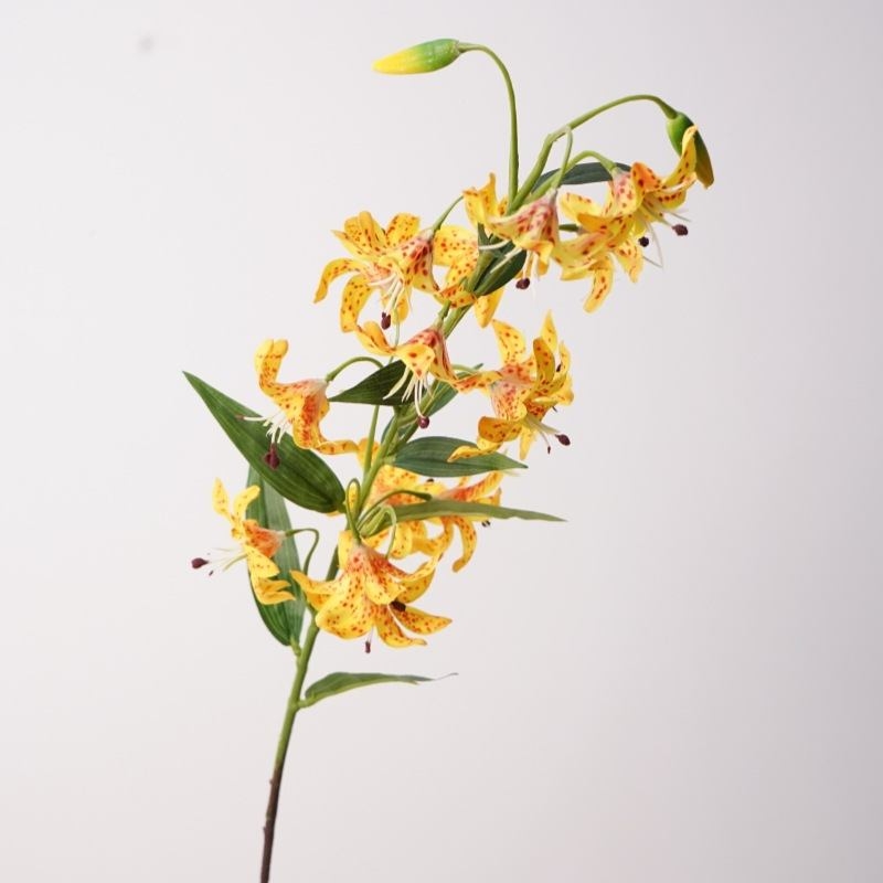 High-quality artificial lily flower string