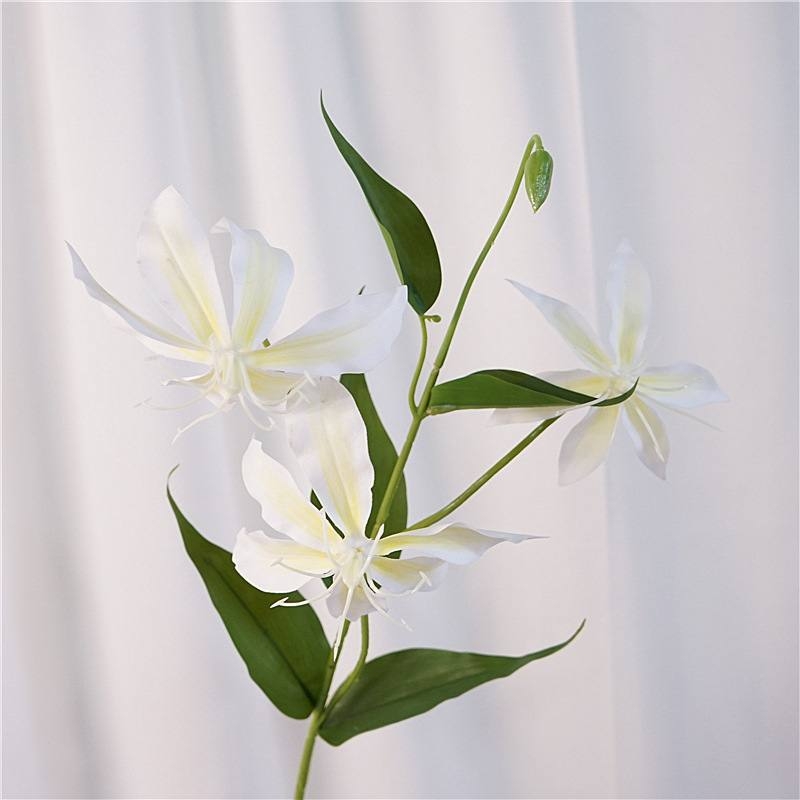 Artificial lilies with a realistic feel