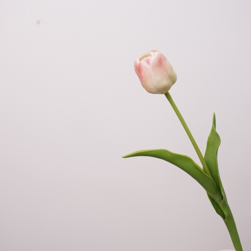 Factory direct sales of artificial tulips
