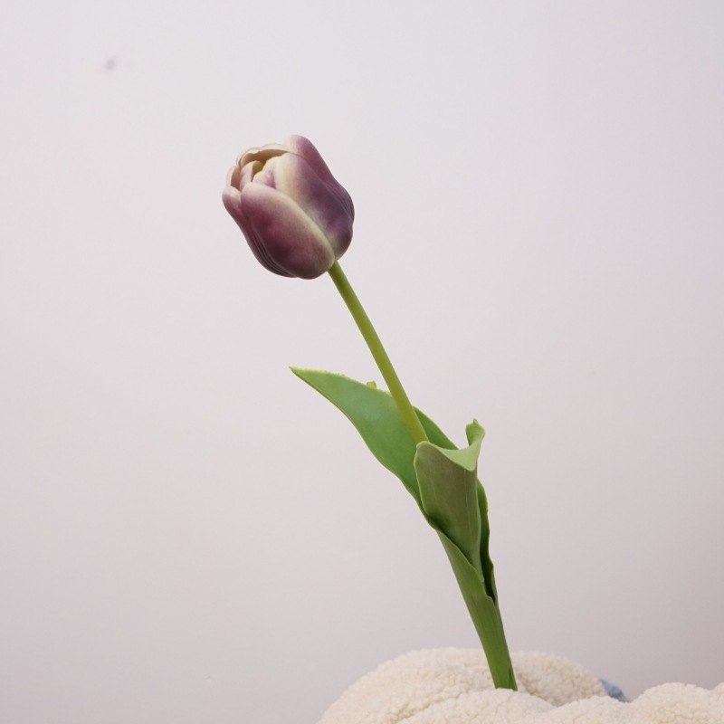 Factory direct sales of artificial tulips