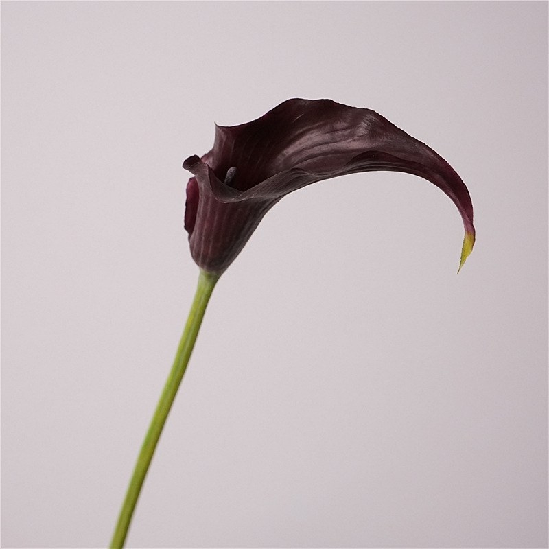 Artificial Dutch calla lilies