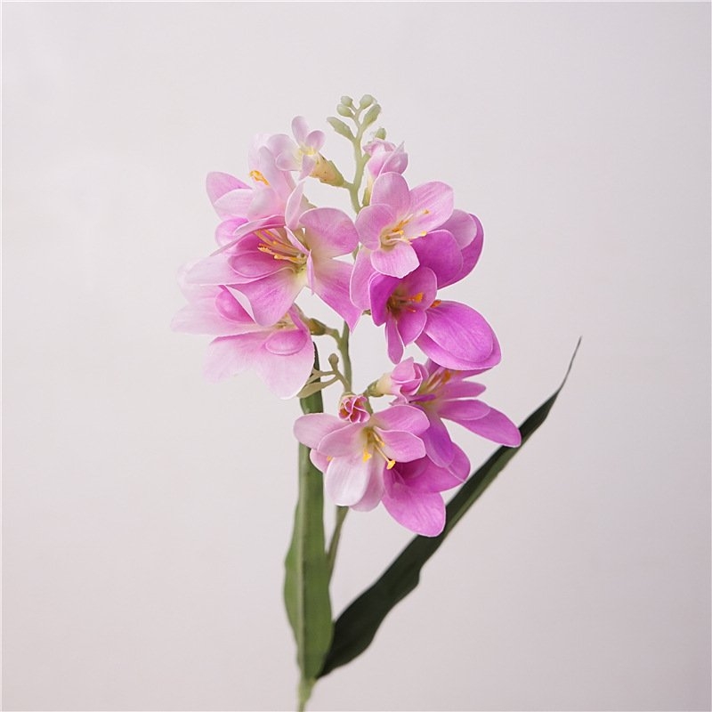 Moisturizing artificial freesia