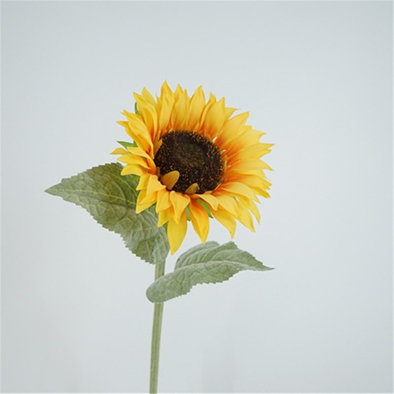 Moisturizing artificial sunflower