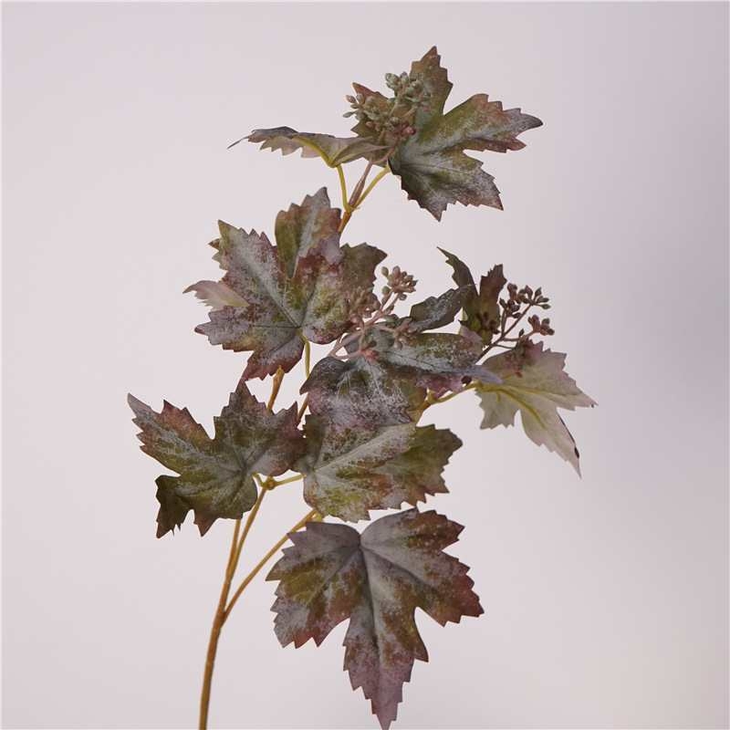 Lifelike artificial maple leaves