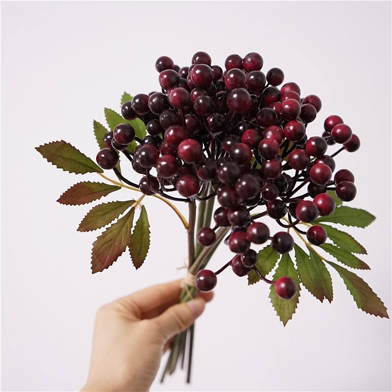 Artificial  berry and leaf bundle